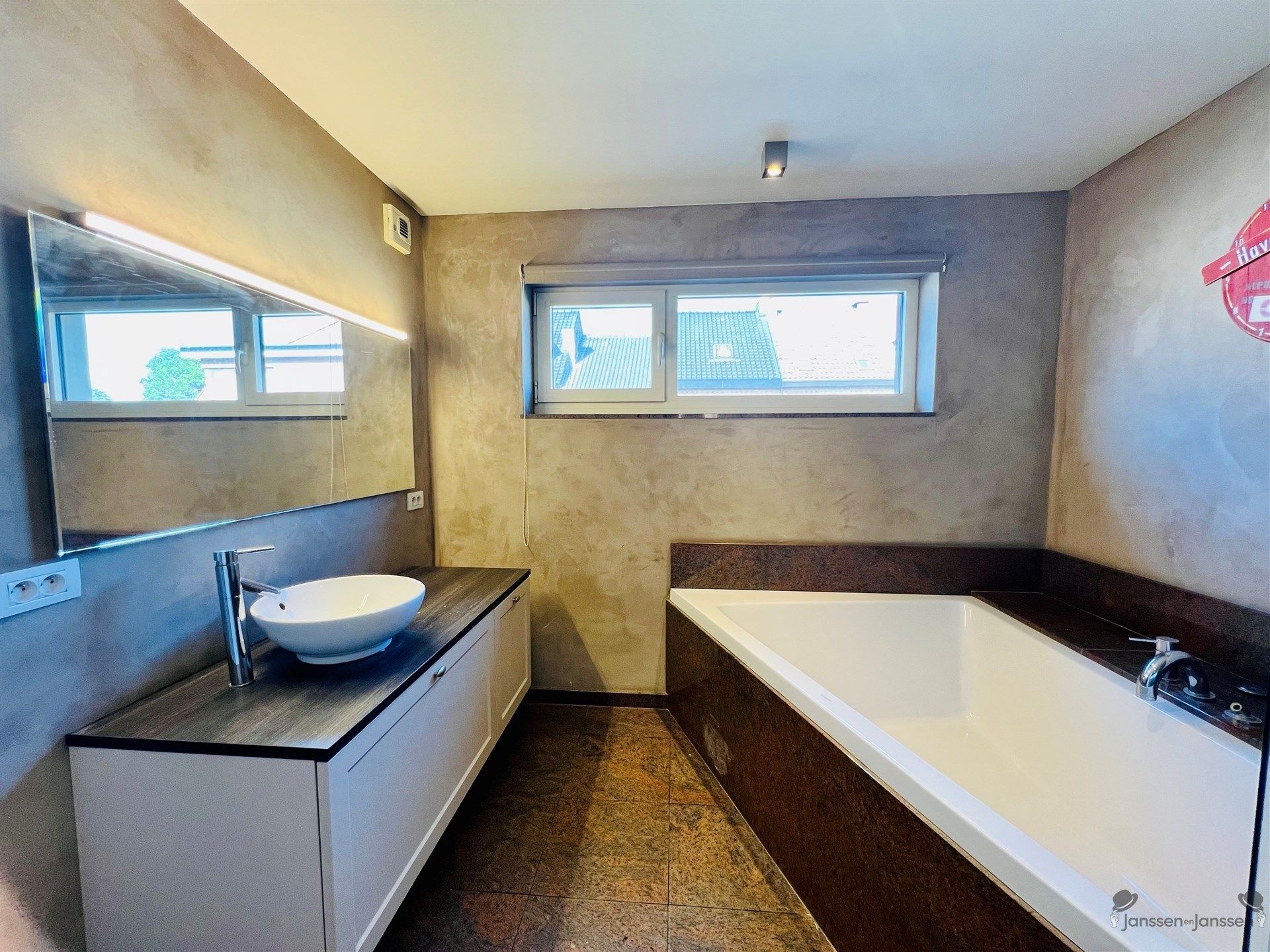 Rijwoning met 3 slaapkamers & tuin foto 10