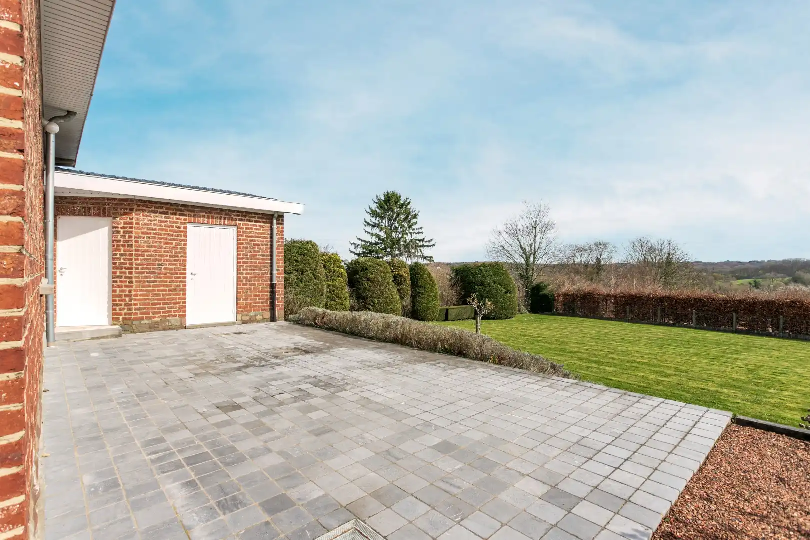 Te renoveren woning met 5 slpks op topligging in Dworp foto 12