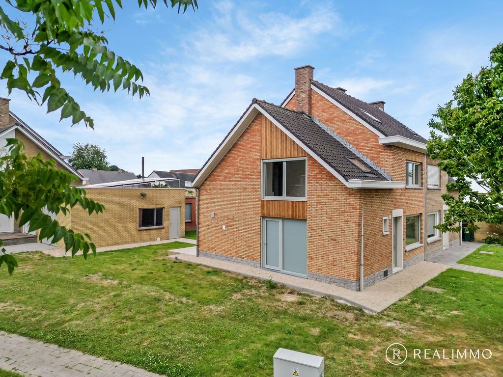 Instapklare topper met garage in Zwevegem! foto 3