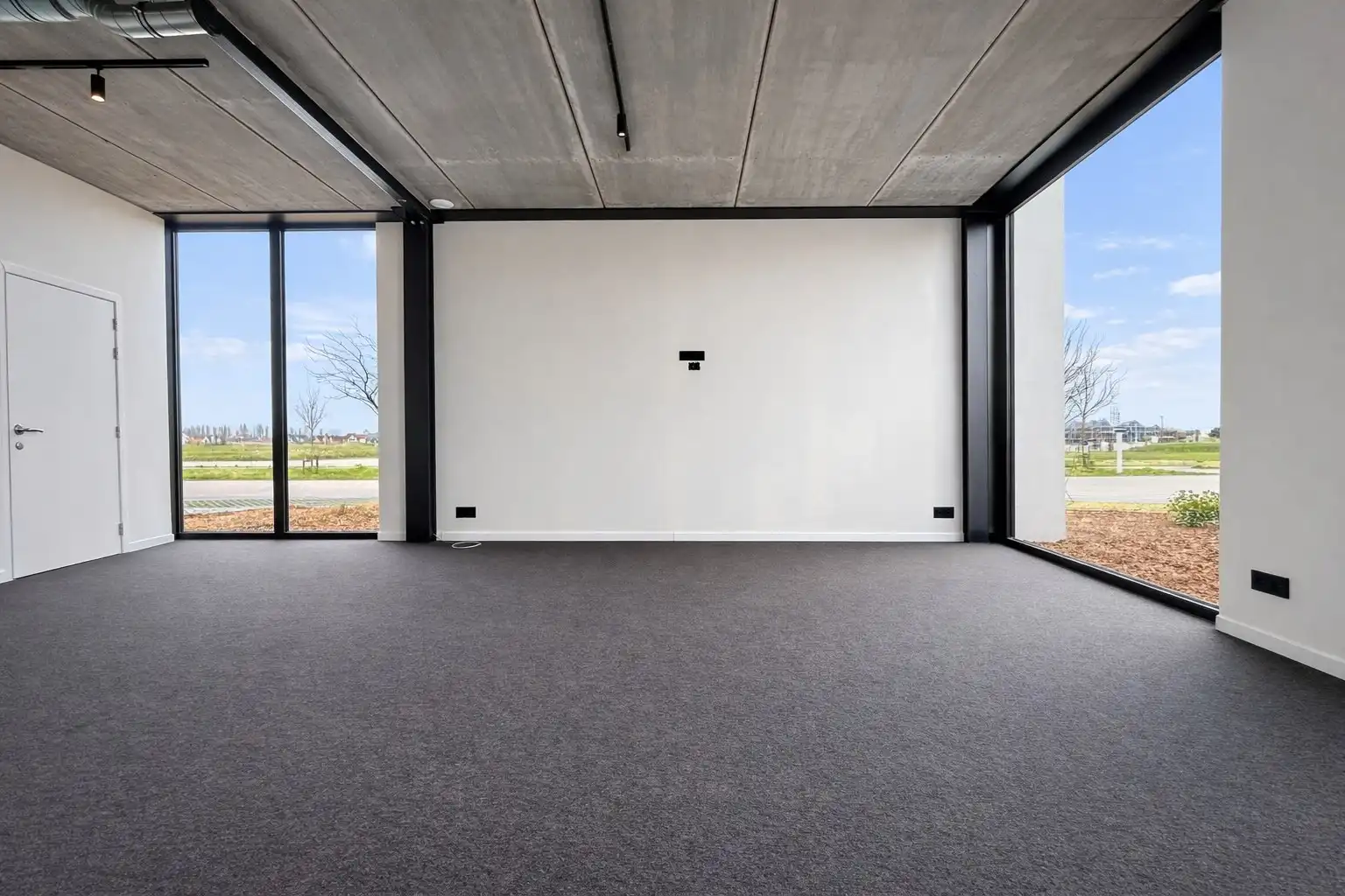 Instapklaar kantoor, all-in huren te Knokke foto 4