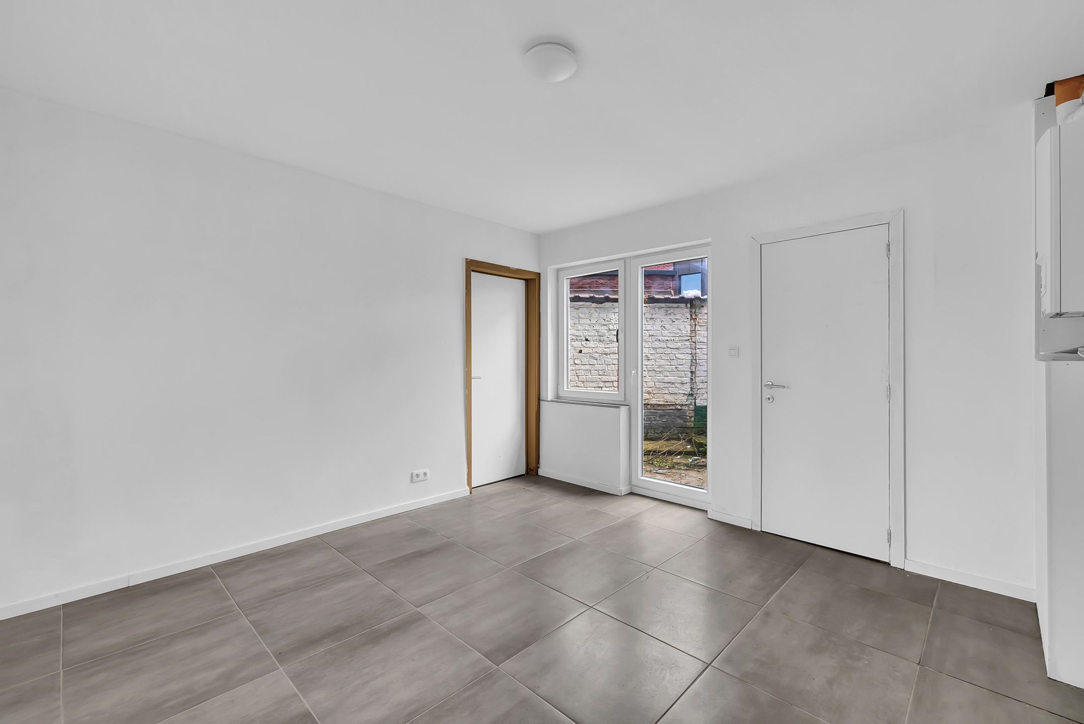 Gerenoveerde woning te koop in Meerbeke! foto 6