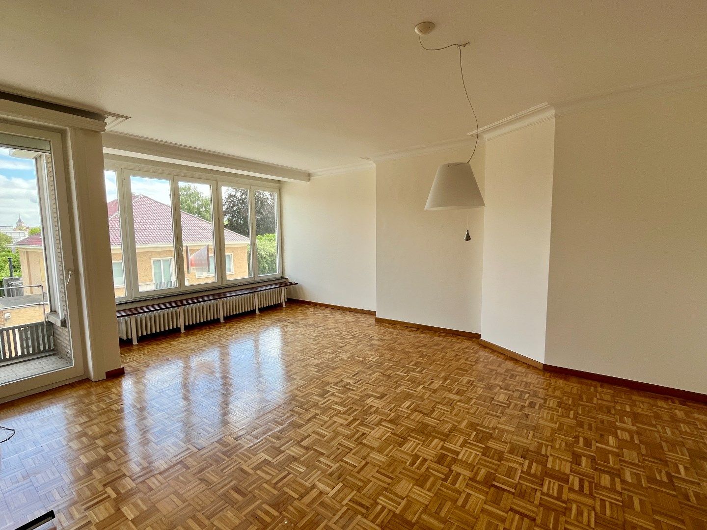 Lichtrijk appartement met garage  foto 3