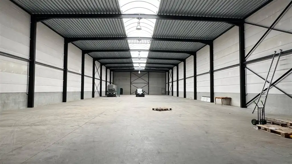 Te Huur: Magazijn met kantoor te Mechelen nabij R6 en E19  foto 3