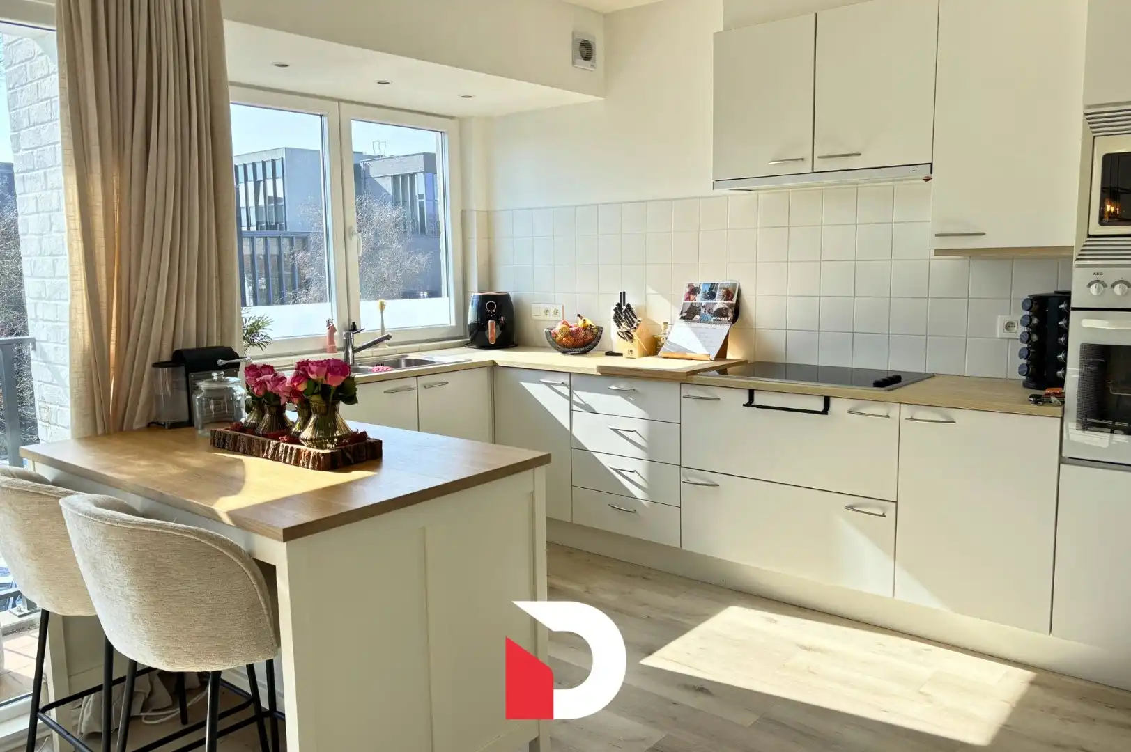 Lichtrijk appartement met garagebox vlakbij centrum Brugge foto 2