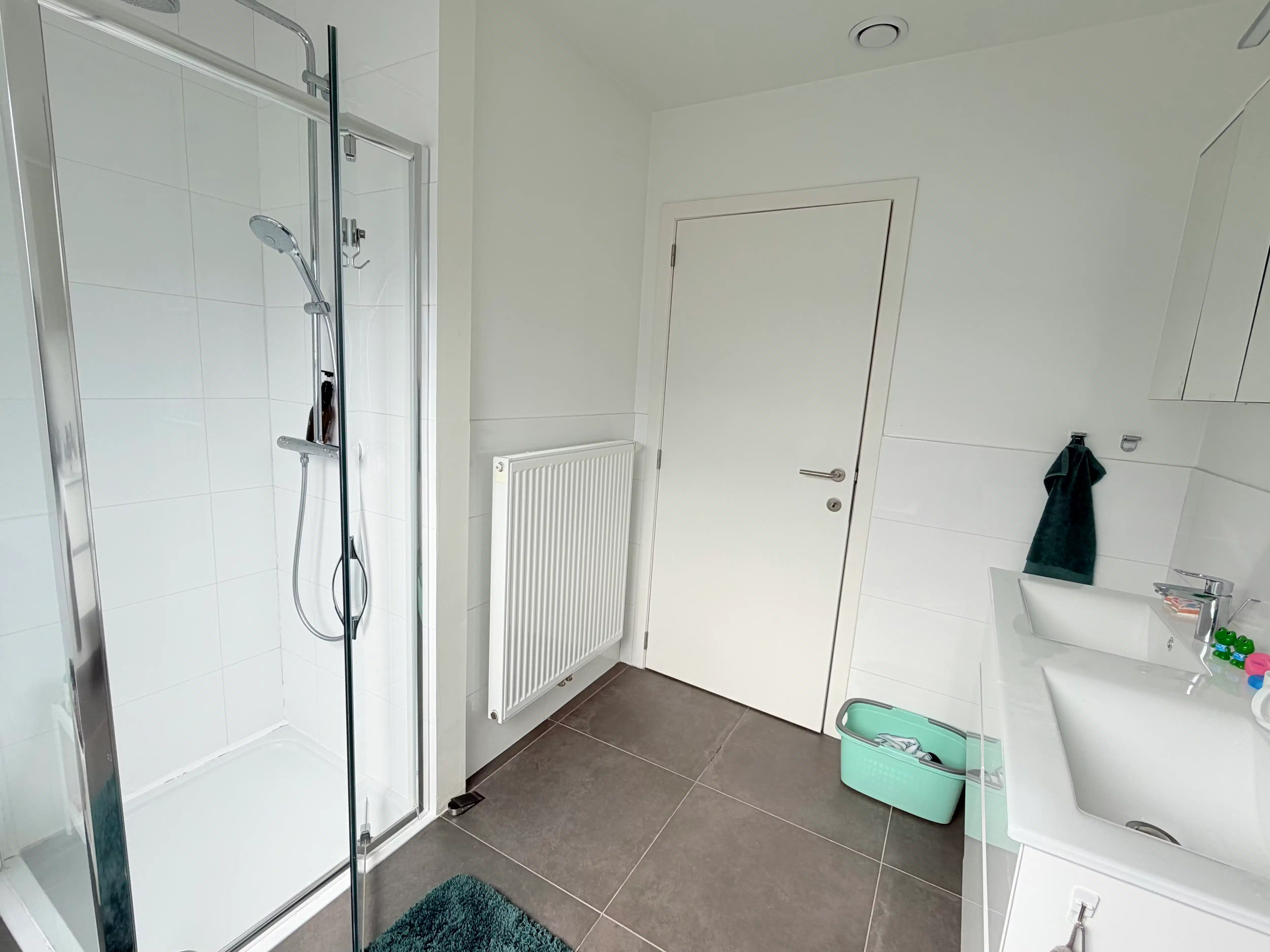 Prachtig duplexappartement met 2 slaapkamers, 2 badkamers, 2 terrassen en 1 autostaanplaats. foto 12