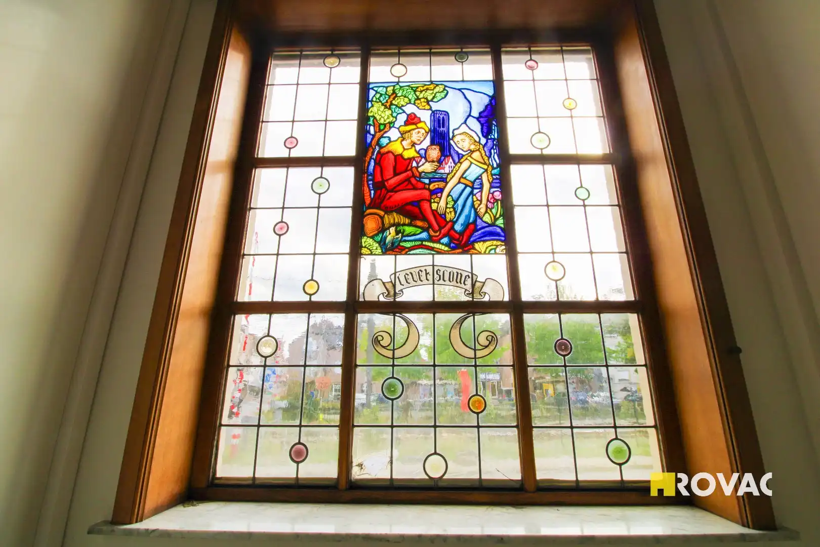 Vernieuwd appartement op de 1ste verdieping (vooraan gebouw)! foto 4