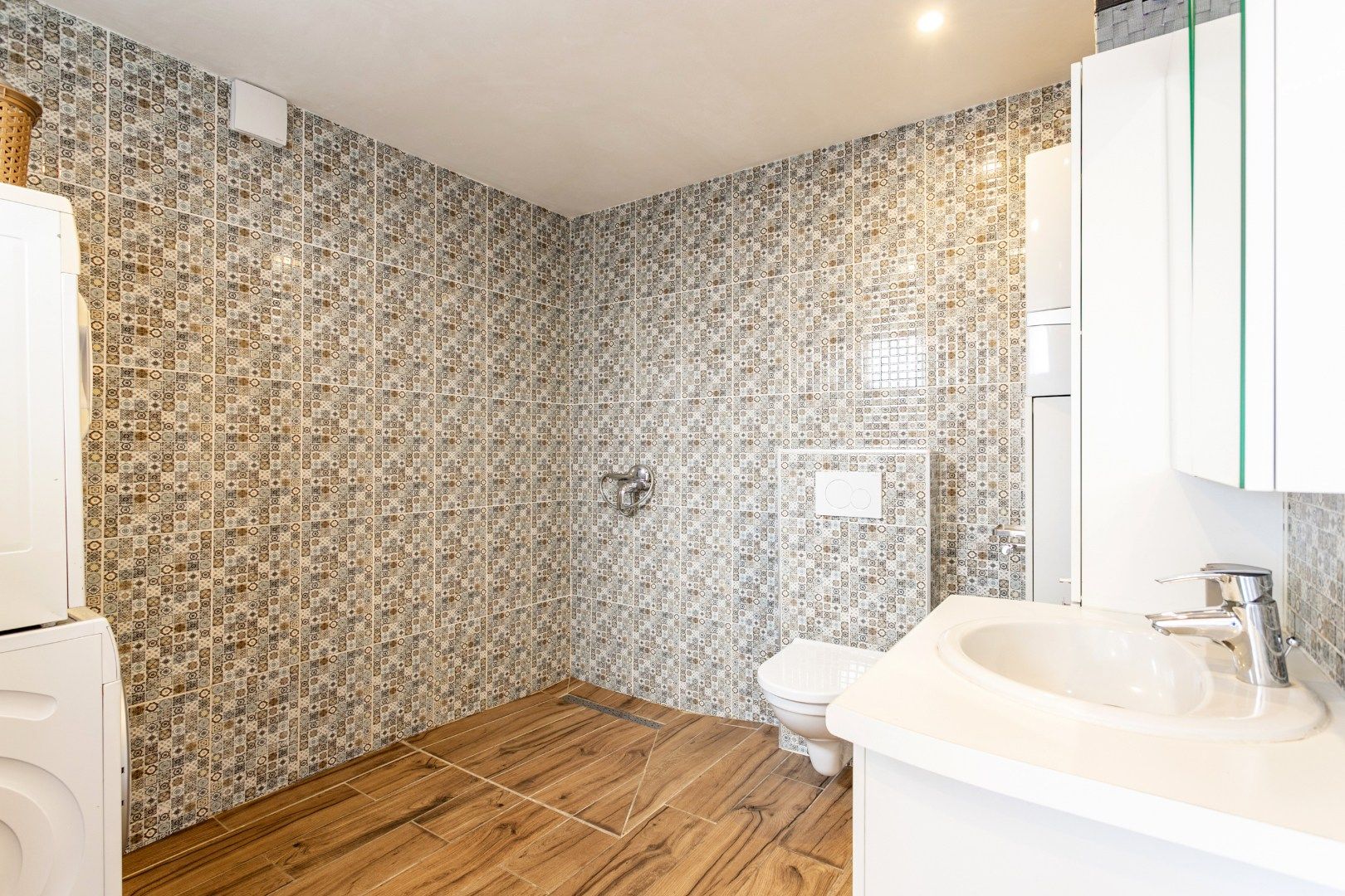 Woning met mogelijkheid tot 4 à 5 slaapkamers en tuin in Lembeek foto 9