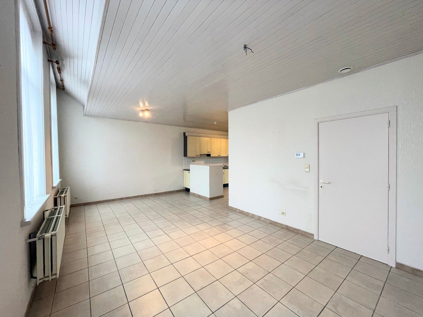 Te huur: Knusse woning met tuin in de dorpskern van Zandvoorde foto 3