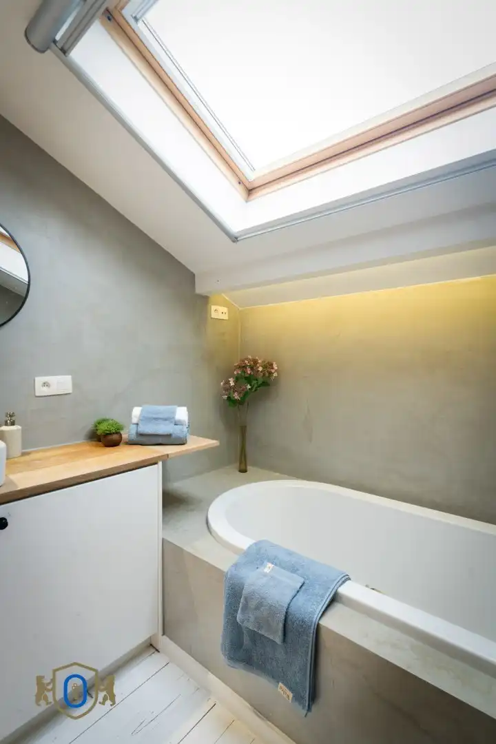 Halfopen 3-slpkr woning met tuin & carport foto 25