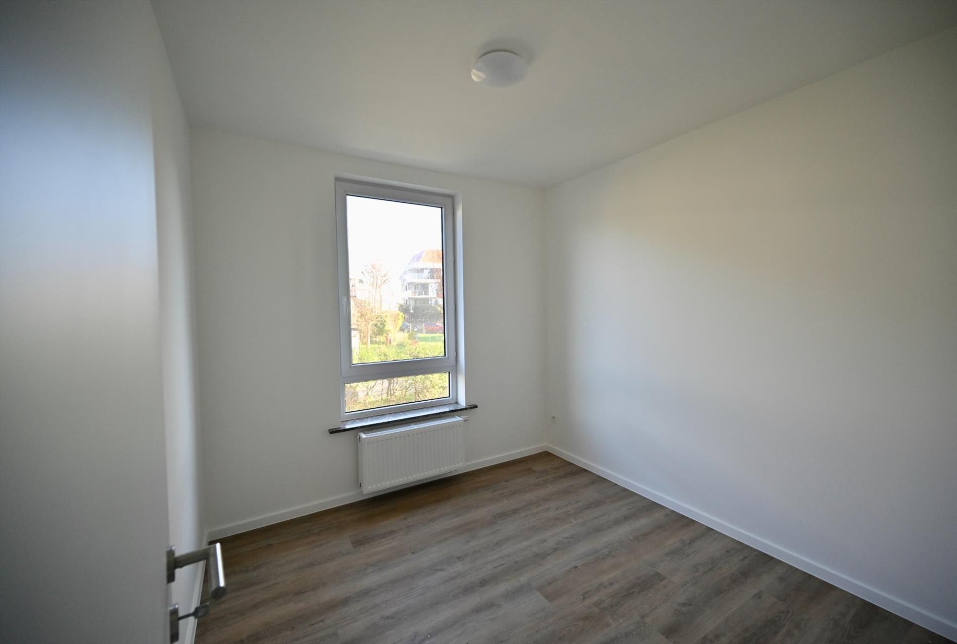 MAGNIFIEK GERENOVEERD APPARTEMENT MET GARAGE OP ZUCHT VAN ZEE foto 6