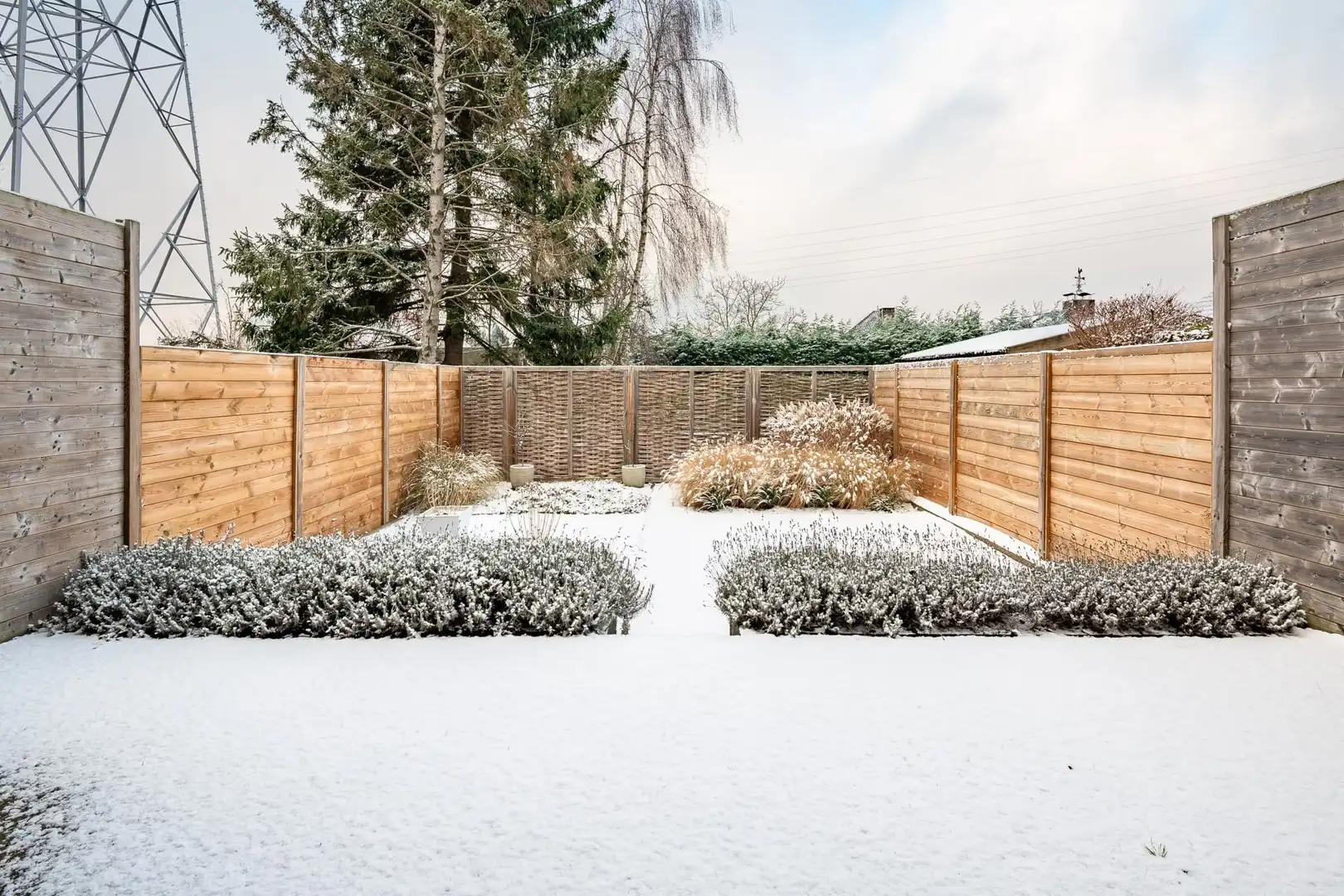 Instapklare woning met garage in een rustige straat! foto 28