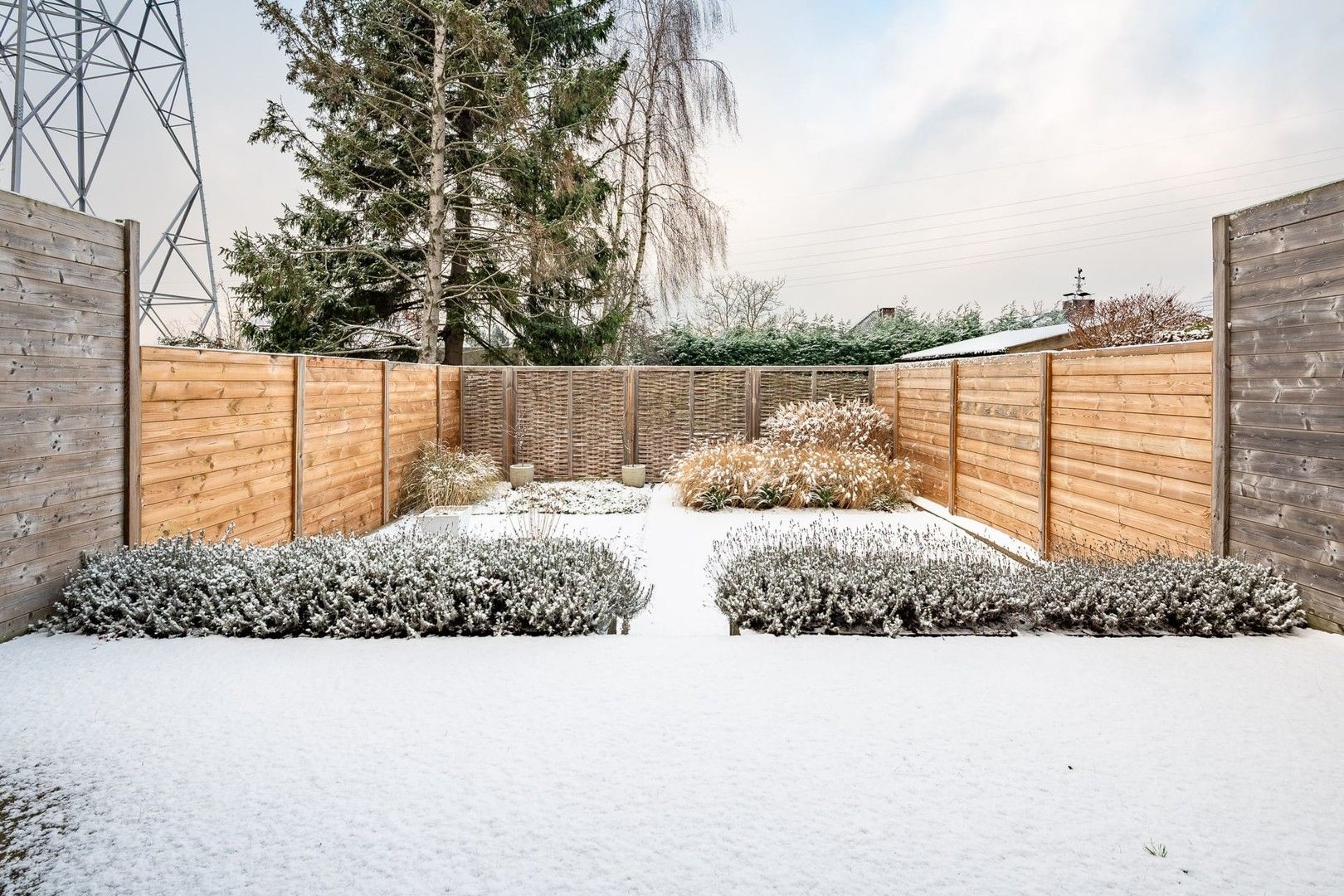 Instapklare woning met garage in een rustige straat! foto 28