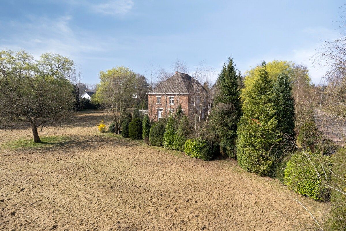 Te renoveren karaktervolle herenwoning op een prachtig perceel van 56 are. foto 42