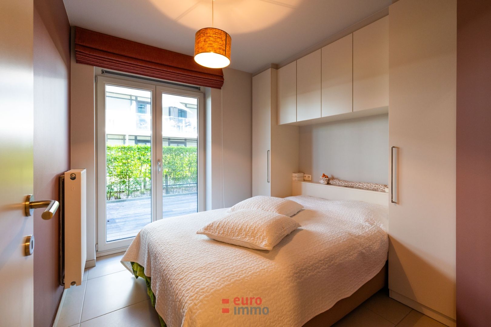 Super rustig gelegen appartement met immens groot terras! foto 9
