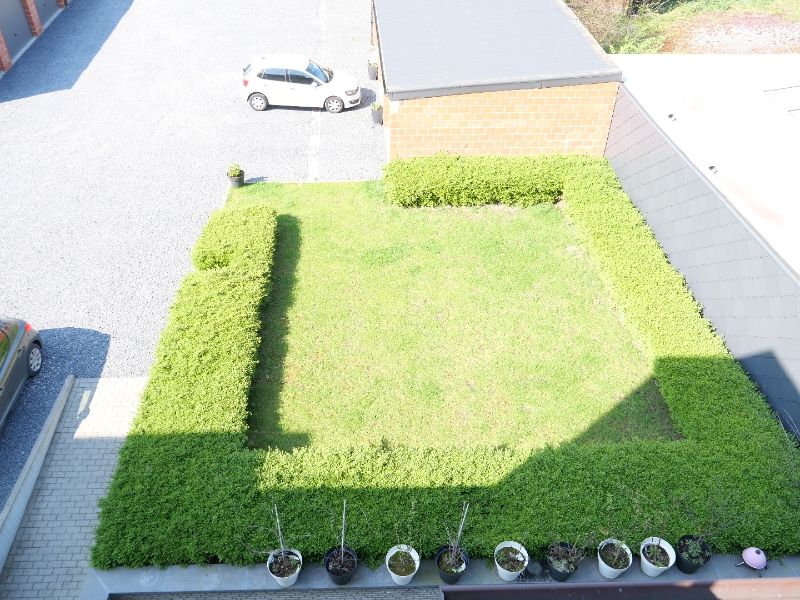 Dakappartement met 2 slaapkamers, groot terras en garage te huur in Tiegem foto 6