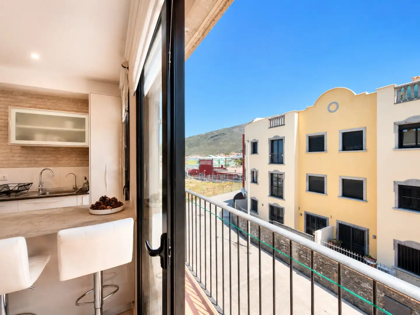 Volledig gerenoveerd appartement in El Galeón, Adeje, Rustig wonen in een woonwijk op Tenerife foto 12