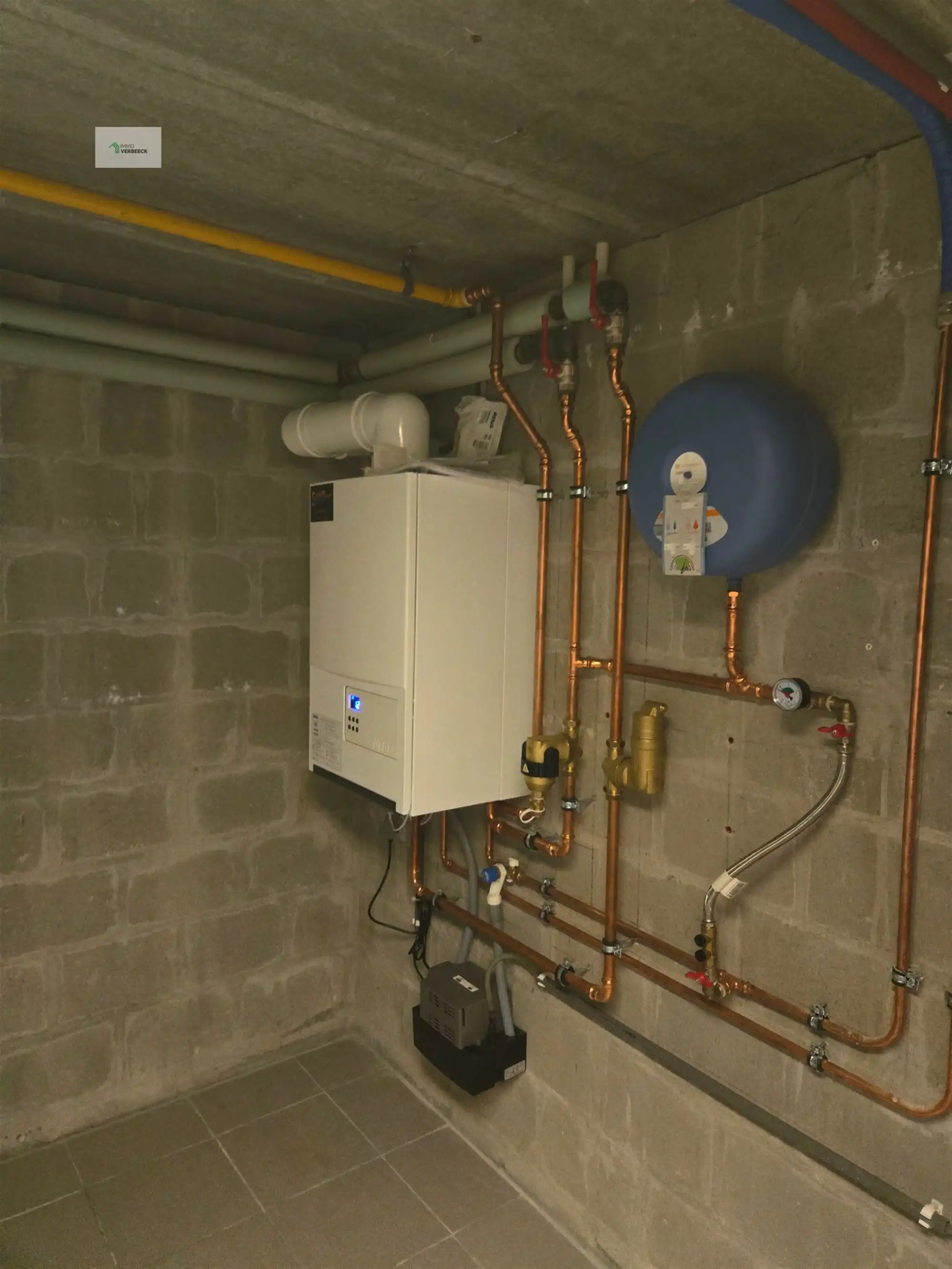 Ruime Woning met 3 Slaapkamers in Bale foto 29