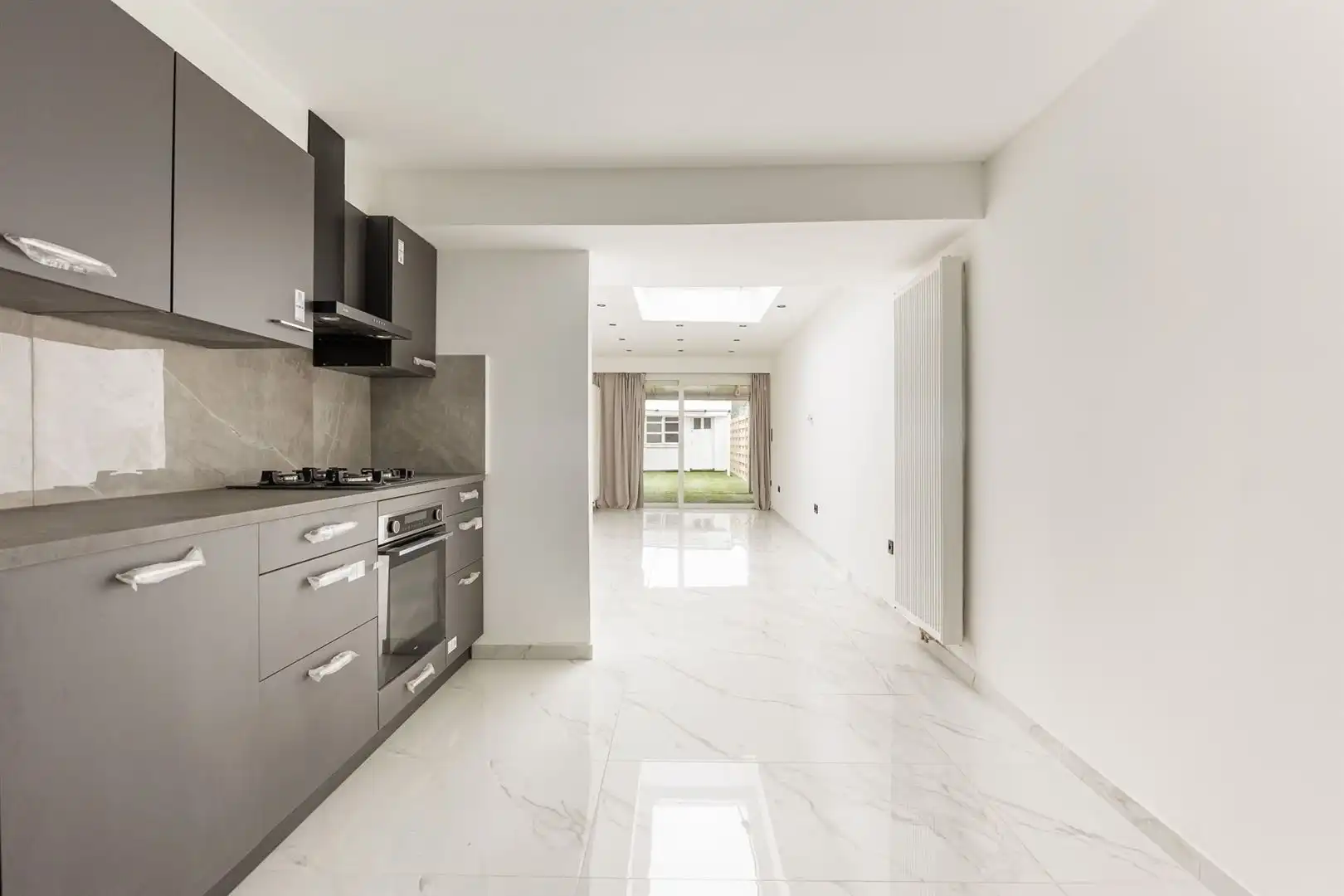 Volledig gerenoveerd & Energiezuinig: Ruime gezinswoning met 3 slaapkamers foto 2