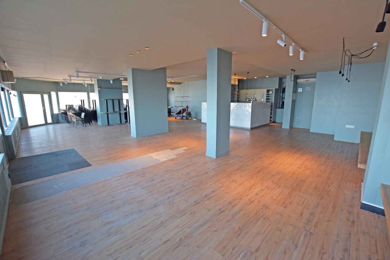 Horeca pand gelegen op een top locatie, op de hoek van de Zeedijk en het Lichttorenplein foto 2