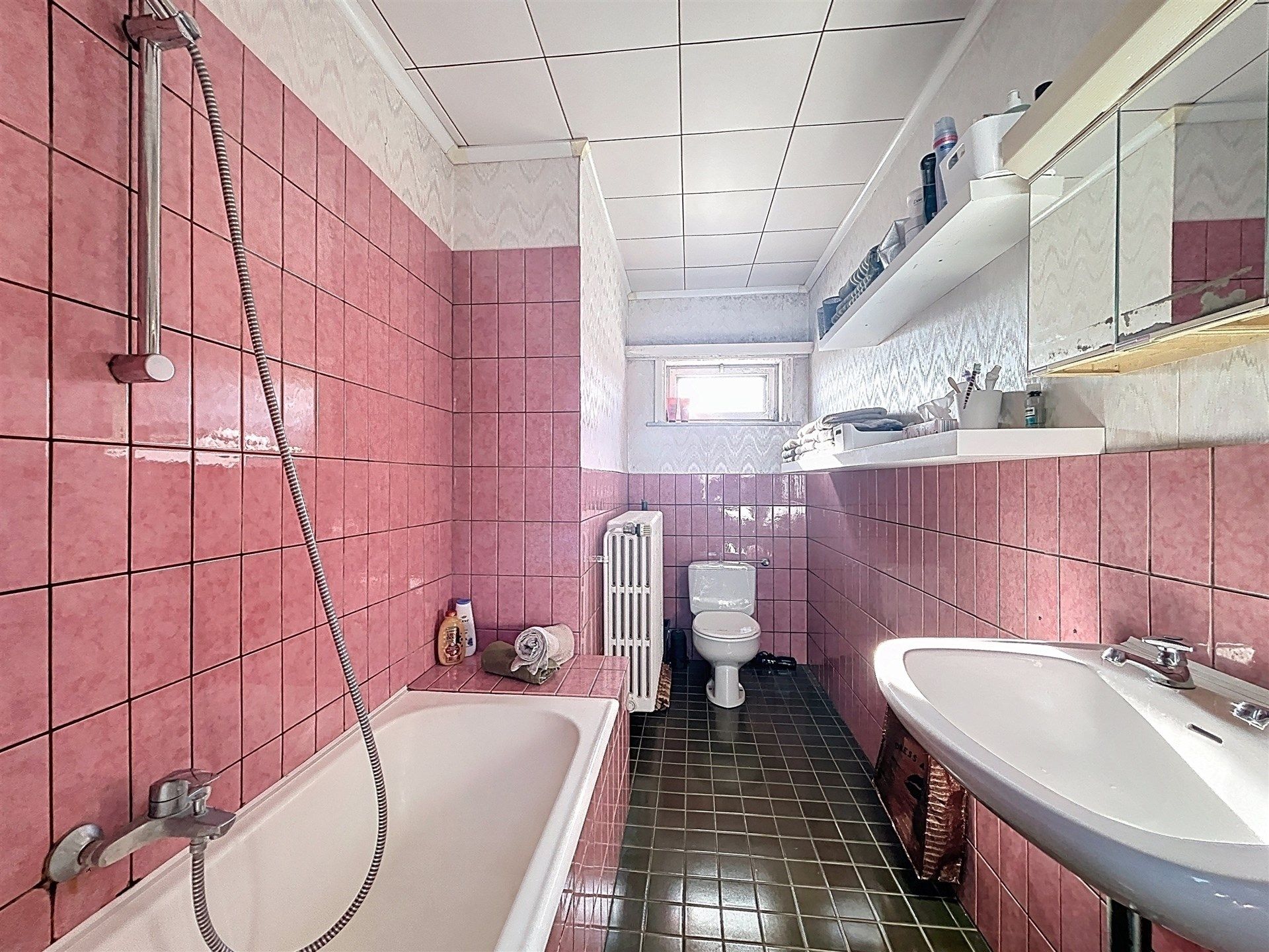 Charmante te renoveren woning op prachtig perceel van 1100m². foto 11