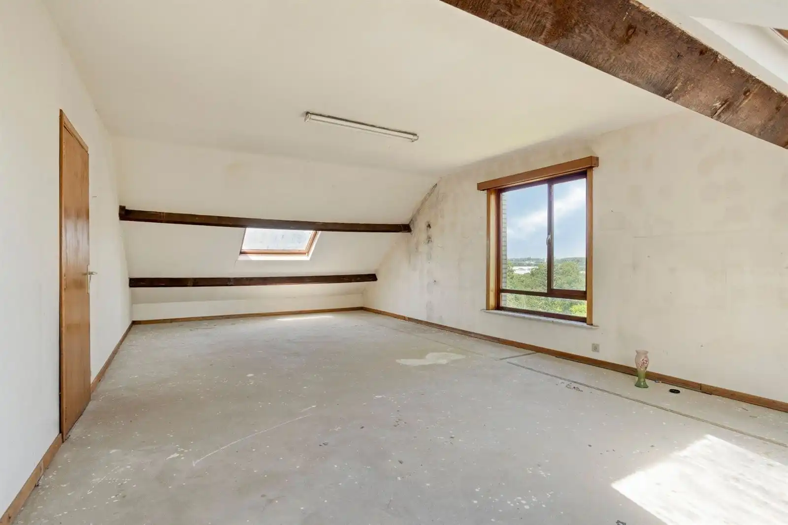 Te renoveren gezinswoning  (371 m²) met 5 slaapkamers op een perceel van 10a66ca te Huizingen foto 24