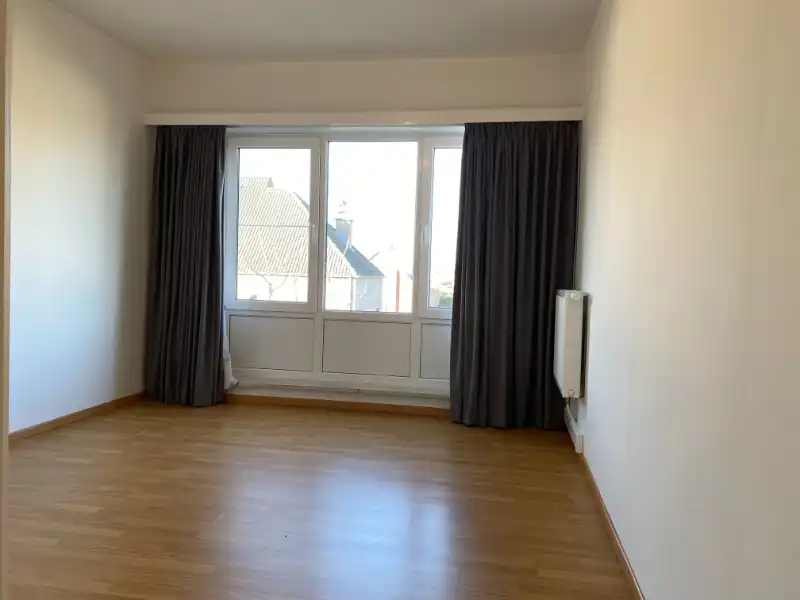 GERENOVEERD TWEE SLAAPKAMERAPPARTEMENT MET GARAGE TE HUUR foto 7