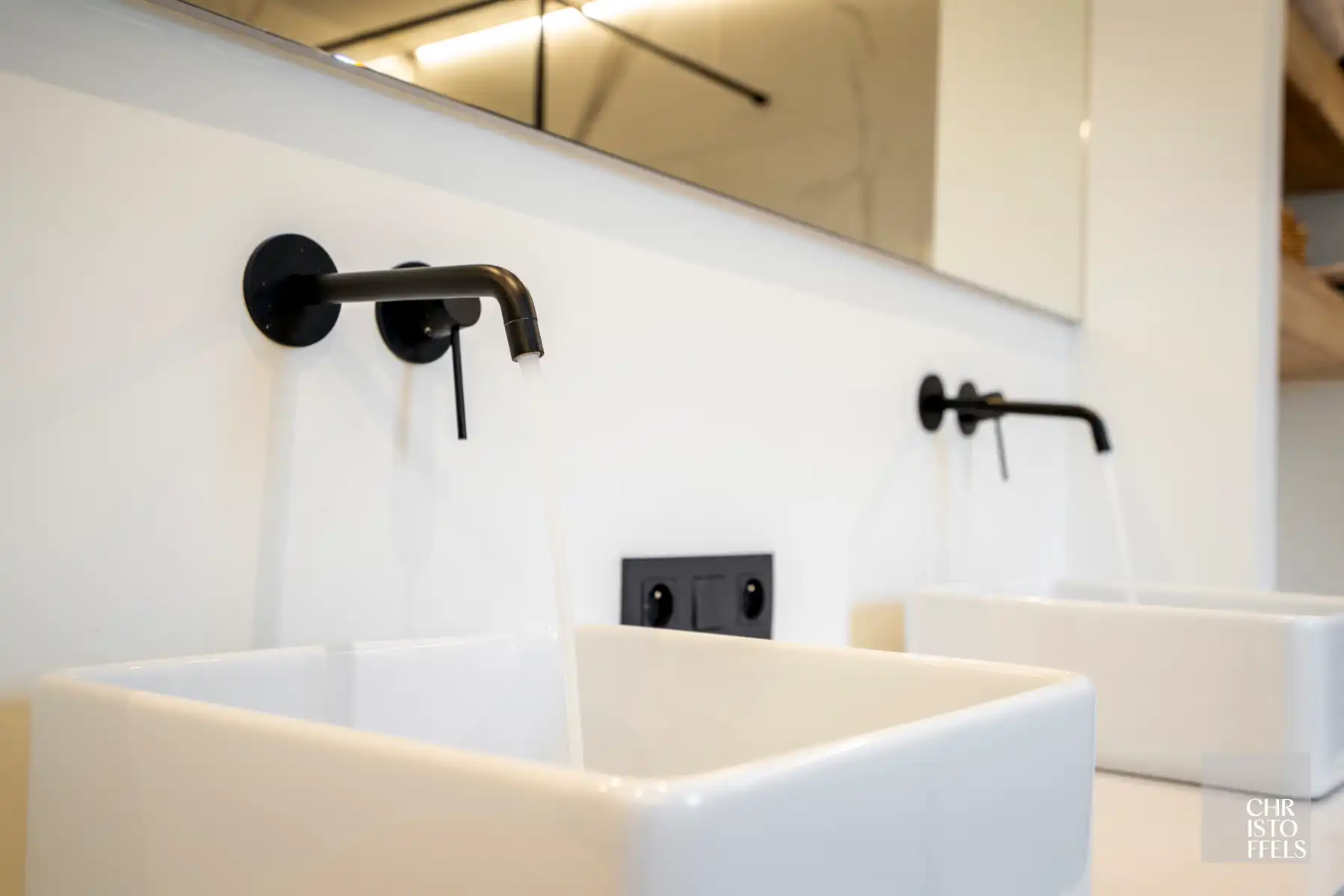 IN OPTIE - Totaal gerenoveerde villa (362 m²) met poolhouse (239 m²) in Opoeteren foto 20