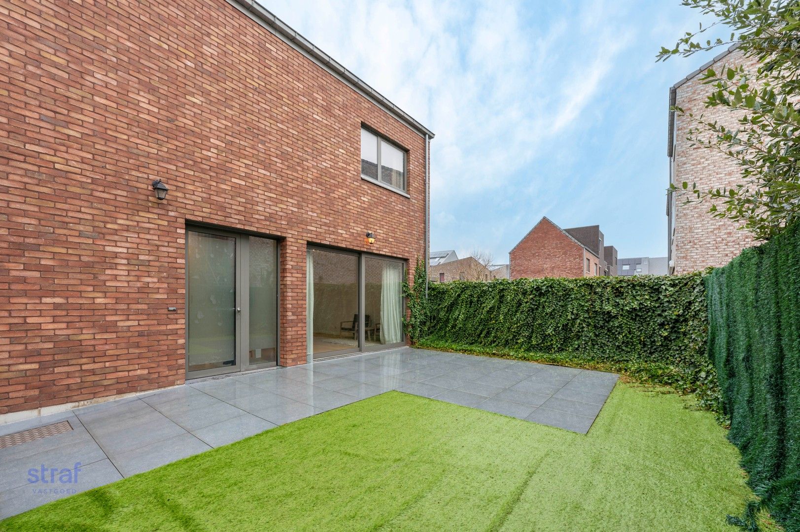 TE HUUR: Huis met 5 slaapkamers en 2 badkamers foto 6