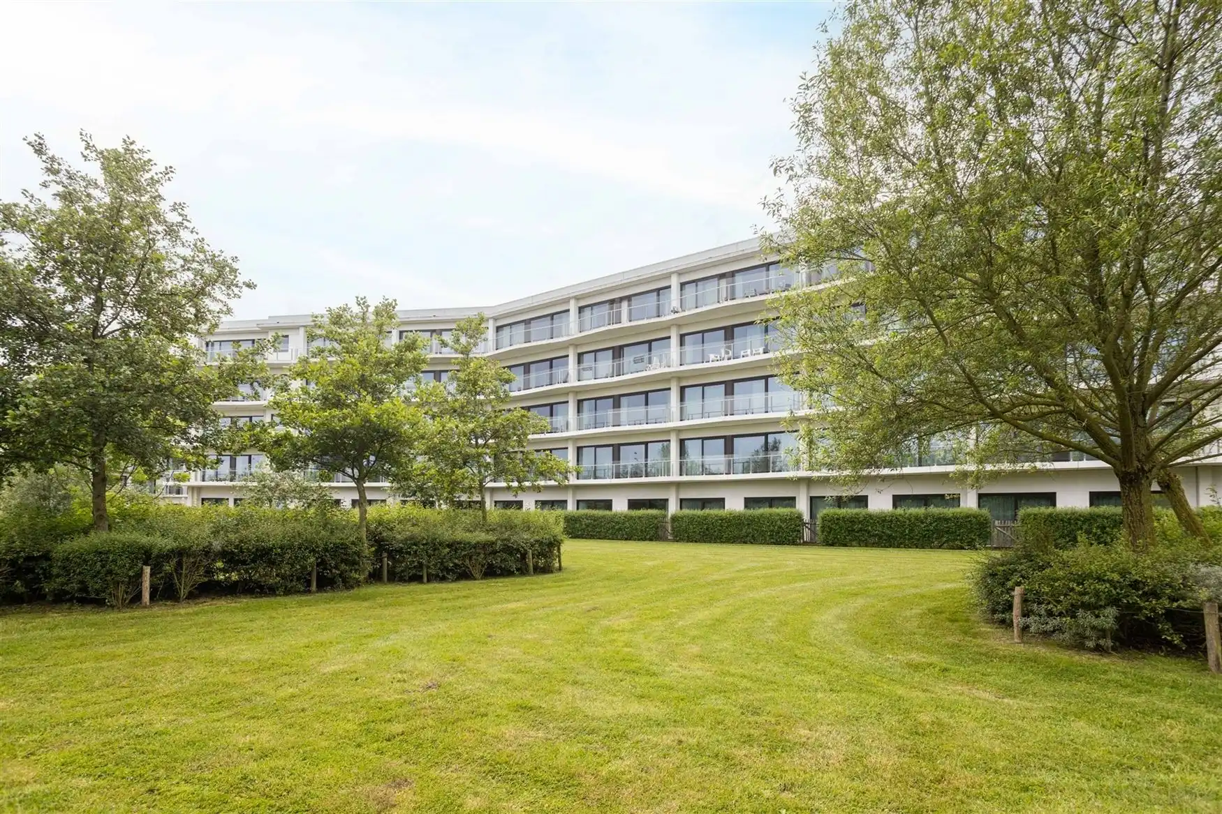 Lichtrijke assistentieflat (inclusief autoplaats) foto 14