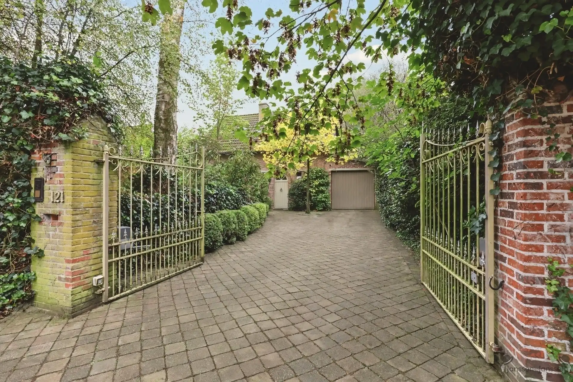 Vrijstaande woning in prachtige groene omgeving op perceel van 955m² foto 28