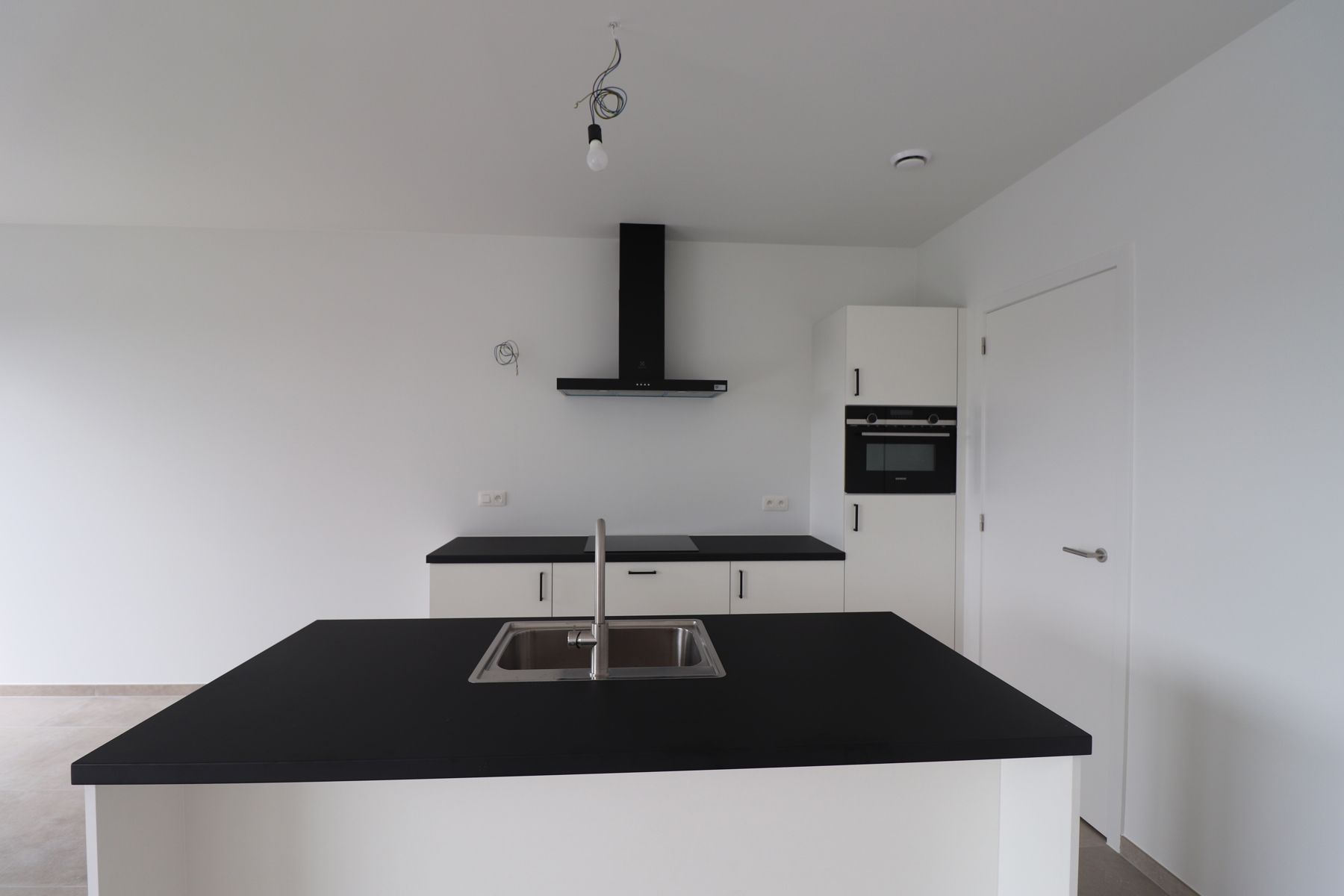 Prachtig nieuwbouwappartement op de bovenste verdieping met 2 terrassen, autostaanplaats en berging. foto 5