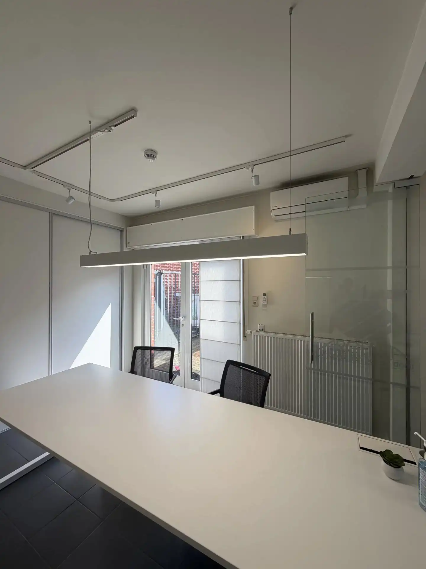 Ruim handelspand op toplocatie in Koersel centrum foto 15