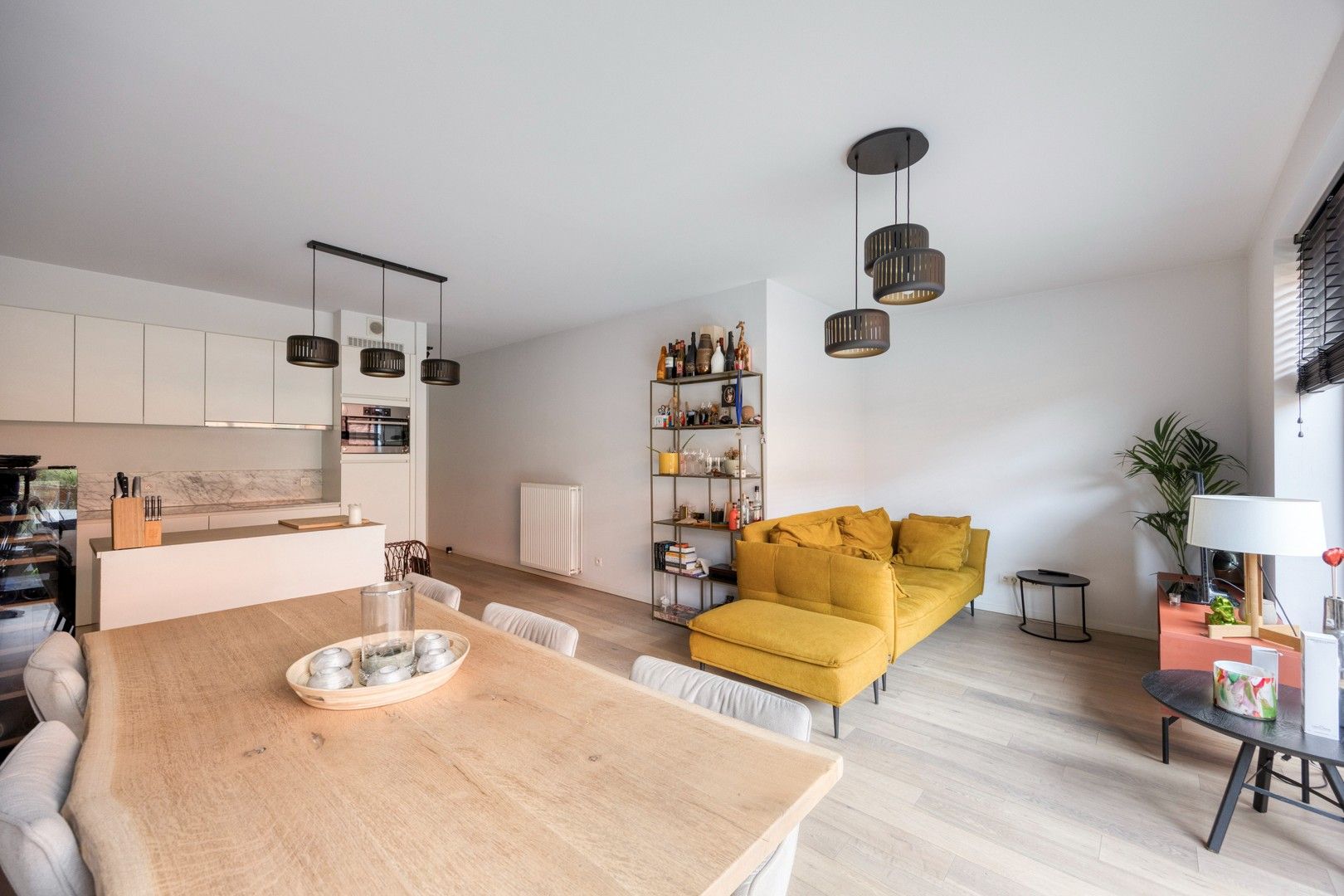 RECENTE, INSTAPKLARE DUPLEXWONING (2022) MET 3 SLPKS - 3 BADK - RUIM TERRAS - GEM. TUIN foto 6