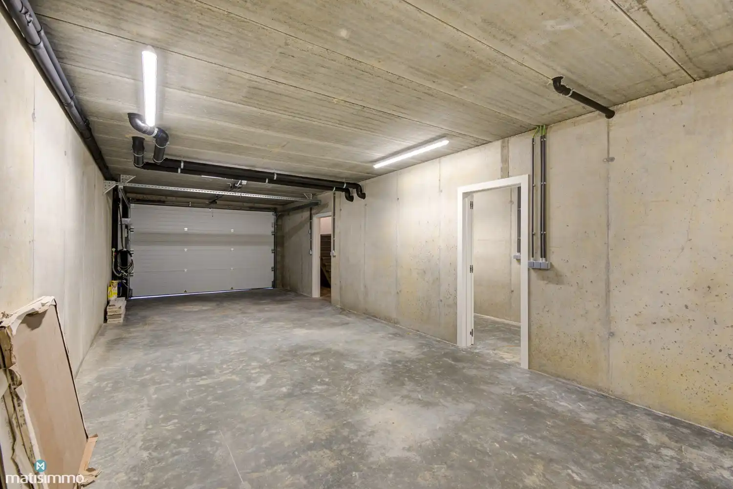 VOLLEDIG AFGEWERKTE EN GESCHILDERDE NIEUWBOUWWONING (EPB E10) MET 3 SLAAPKAMERS, OVERDEKT TERRAS, 2 GARAGES, KELDER EN AANGELEGDE TUIN IN WERM foto 30