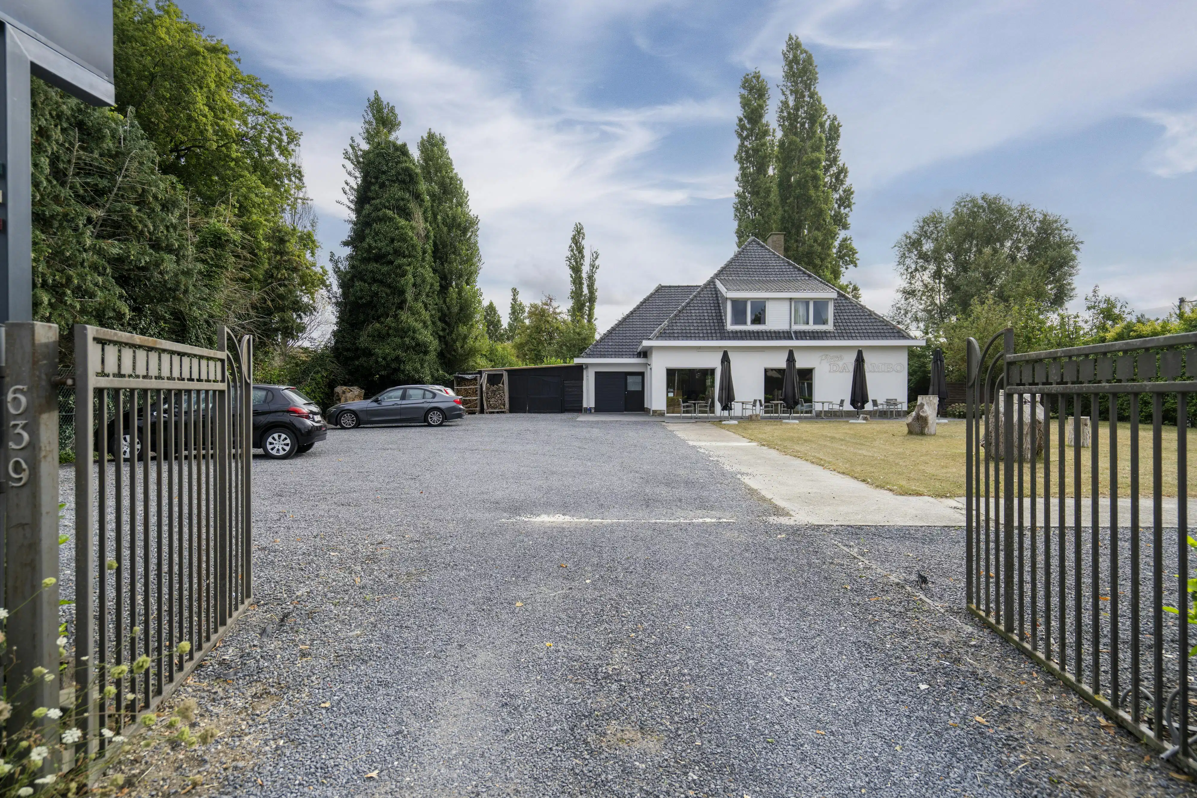 Bouwgrond (1561m²) op commerciële locatie te koop in Menen foto 2