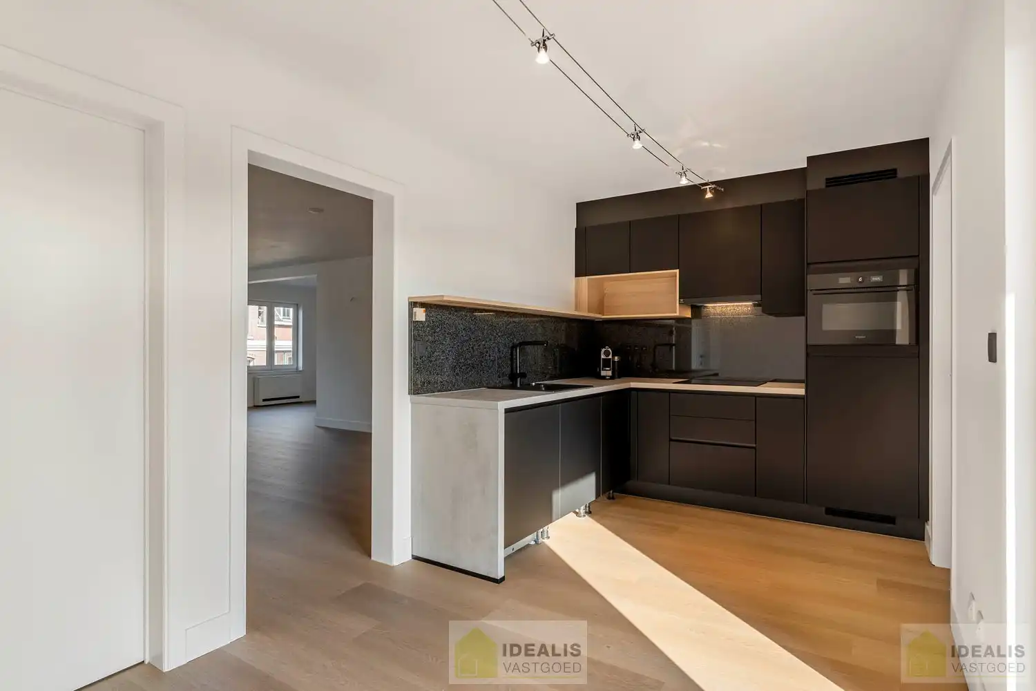 IDEALIS VASTGOED - PRACHTIG GERENOVEERD DUPLEXAPPARTEMENT IN HARTJE HAMONT! foto 7