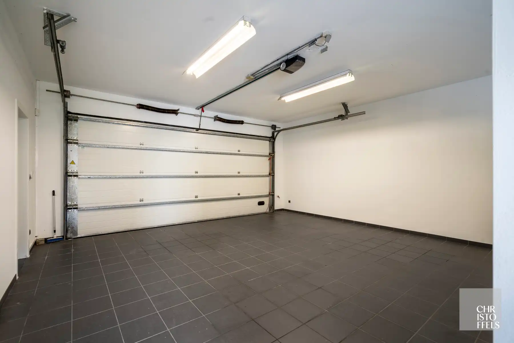 Tijdloze villa (405 m²) met zwembad, magazijn en weiland op 4.858 m²! foto 32