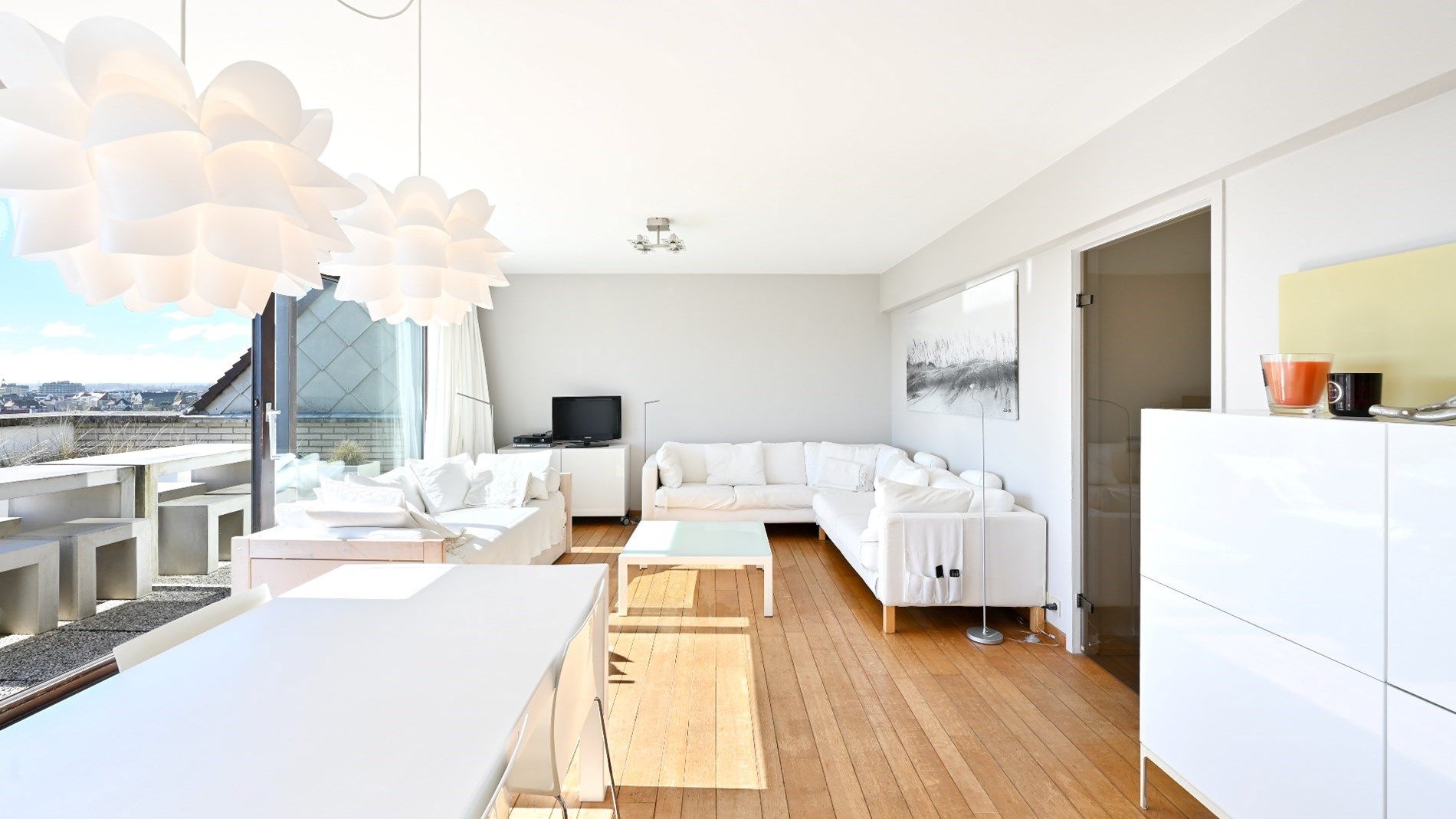 Ongemeubelde penthouse met groot zonneterras met panoramisch zicht over de villa's.  foto 8