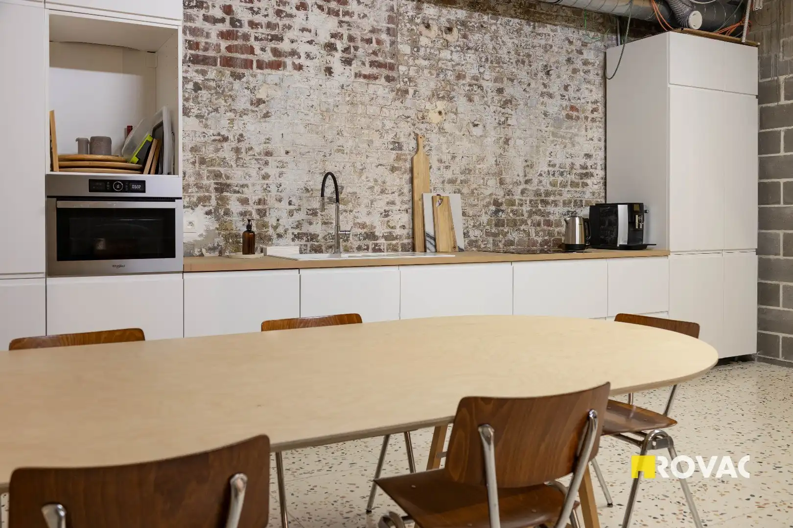 Stijlvolle en instapklare kantoorruimte met binnentuin in centrum Izegem! foto 16