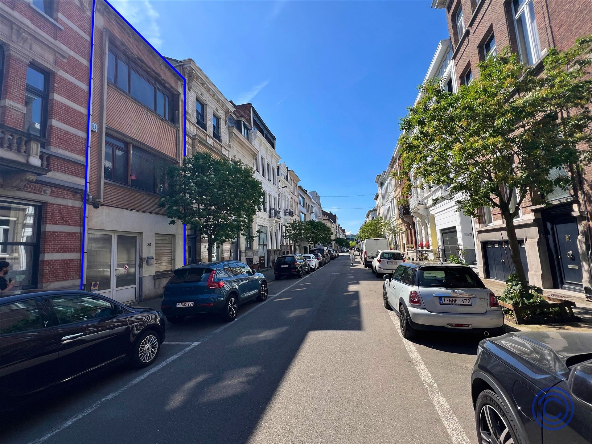 Uniek gebouw met enorm potentieel! foto {{pictureIndex}}