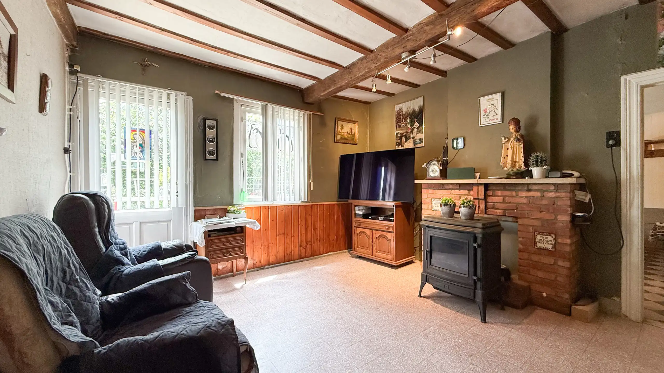 Authentieke hoeve met perceel van 68are en 2slpks! foto 4