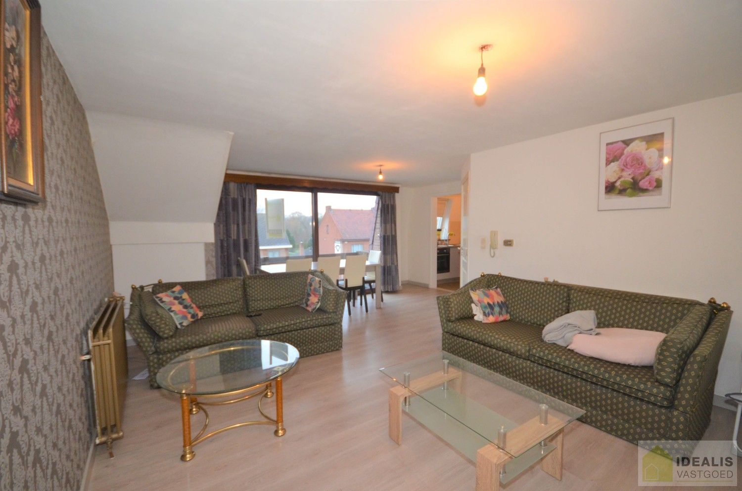APPARTEMENT OP 2de  VERDIEP MET RUIM 80M² BEWOONBARE OPPERVLAKTE, 2 SLAAPKAMERS EN INPANDIGE GARAGE IN HET HARTJE VAN BOCHOLT foto 5
