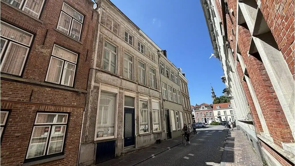 Hoofdfoto van de publicatie: Comfortabele 3-slaapkamerwoning met Terras te koop in Brugge