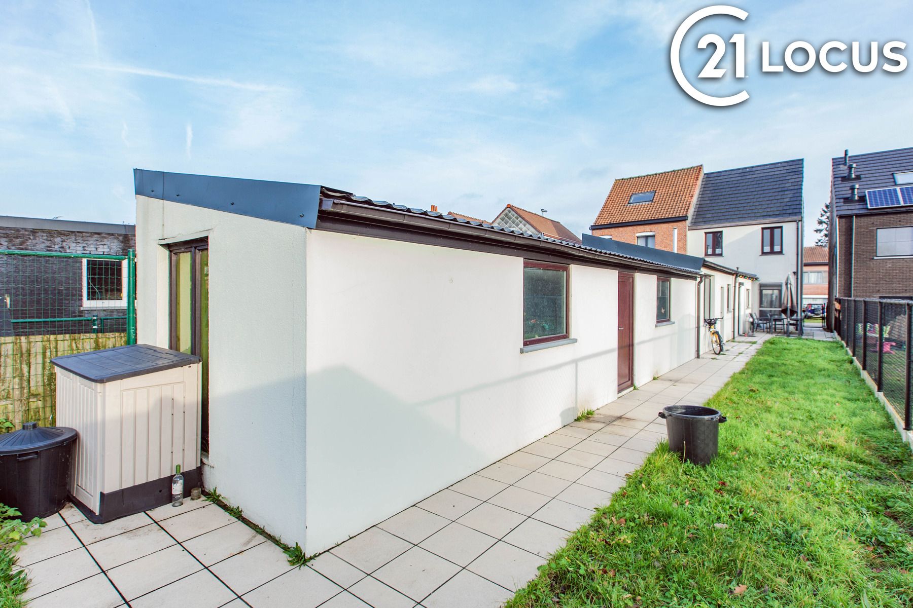 Op te frissen woning met grote weide , unieke kans in Beveren foto 12