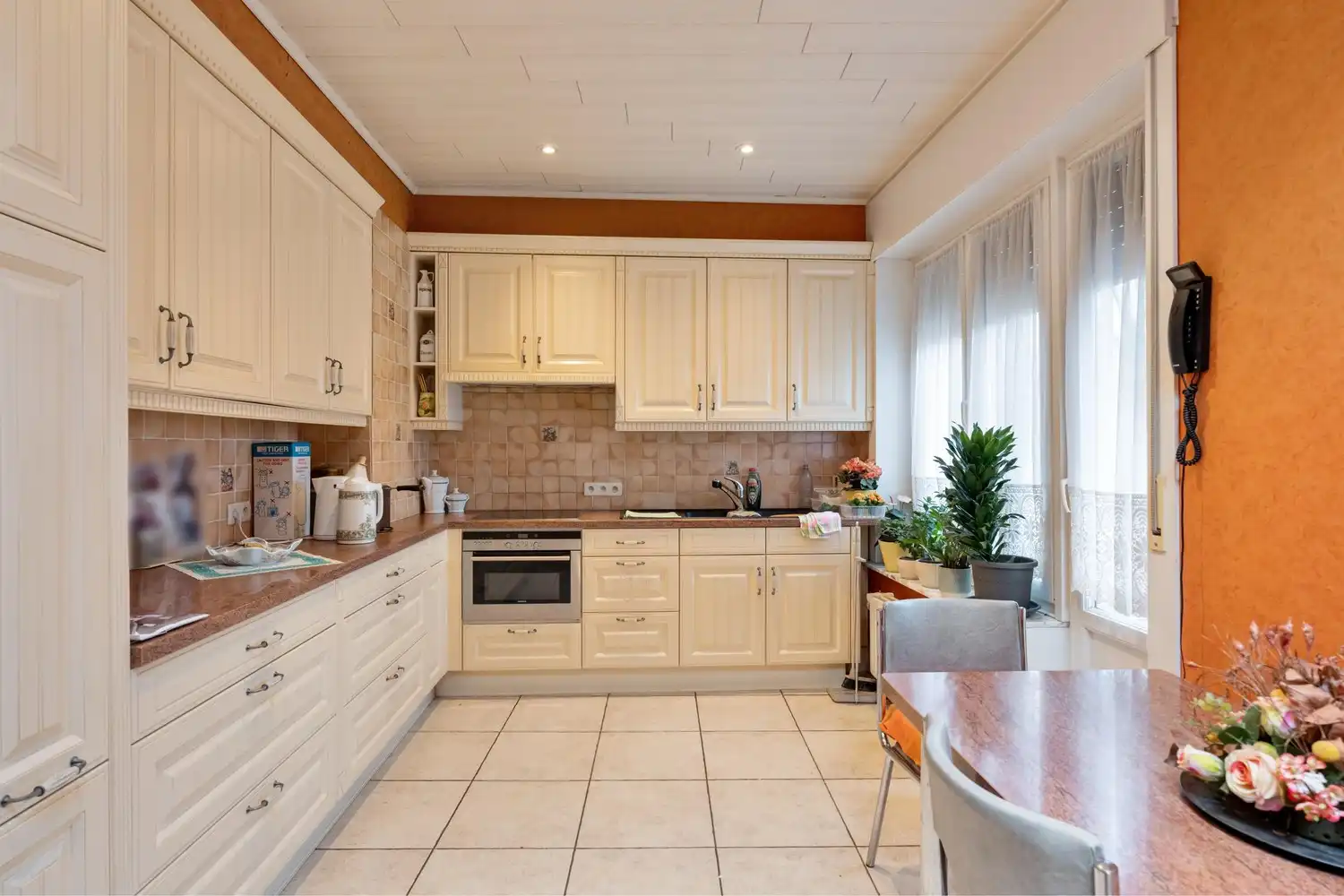 Ruime bel-etagewoning met grote garage (werkplaats) en dakterras foto 13