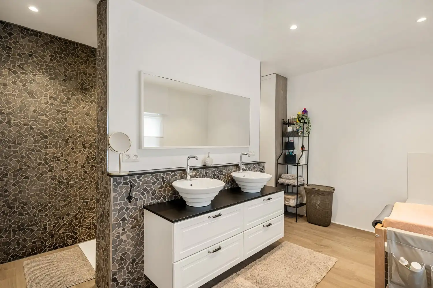 Volledig vernieuwde gezinswoning met tuin. foto 19