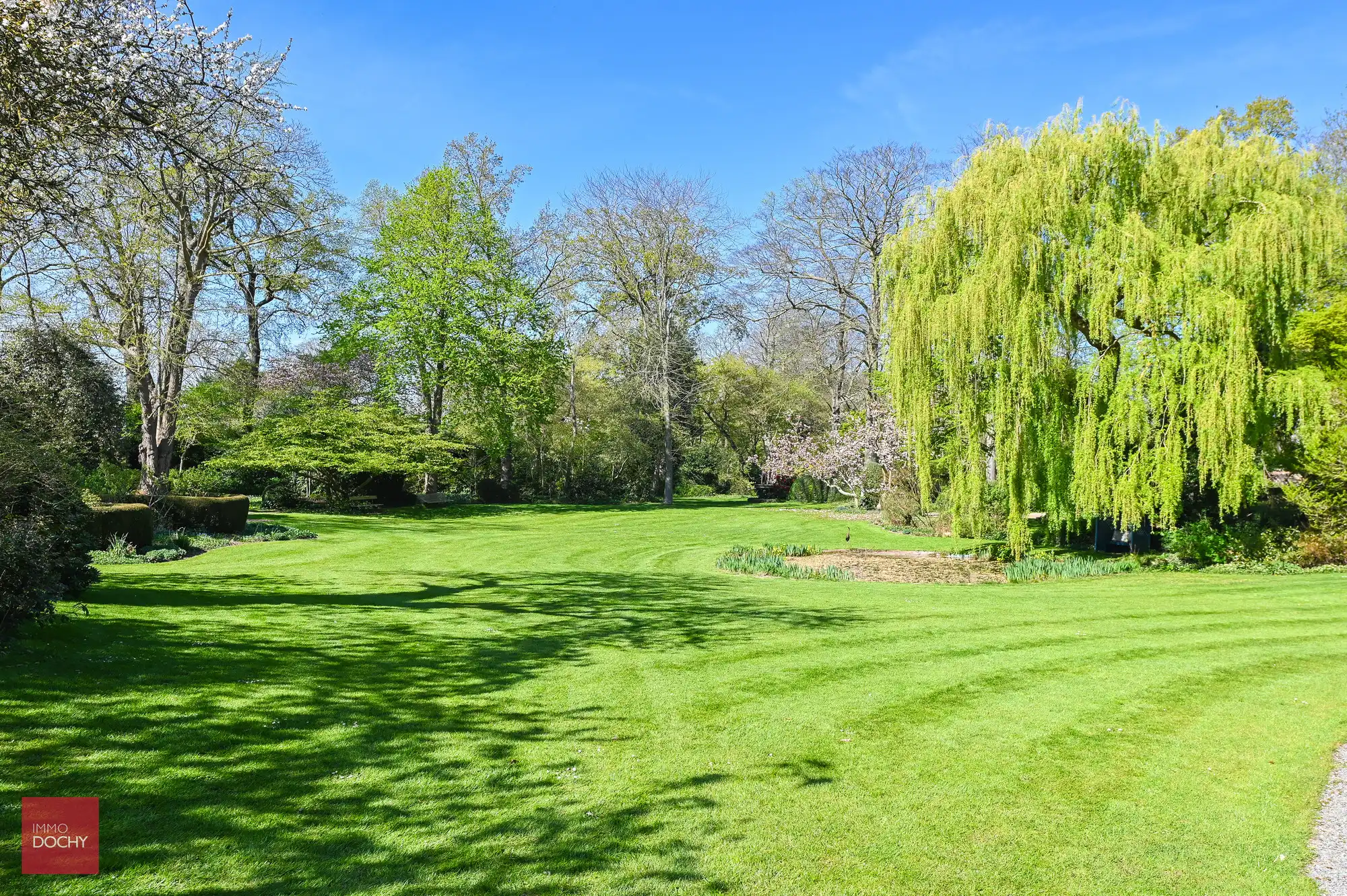 Zeer goed onderhouden manoir met een  unieke parktuin foto 9