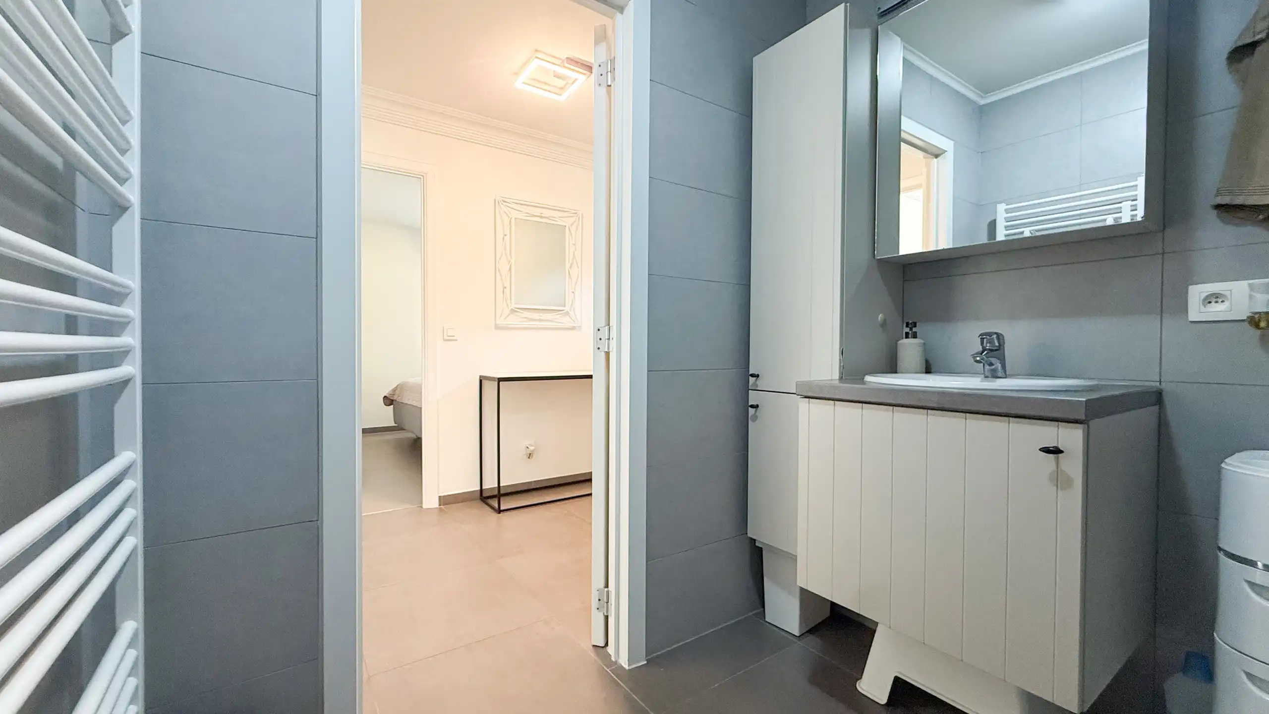 Ruime gezinswoning met 3 slaapkamers en fraaie veranda! foto 24