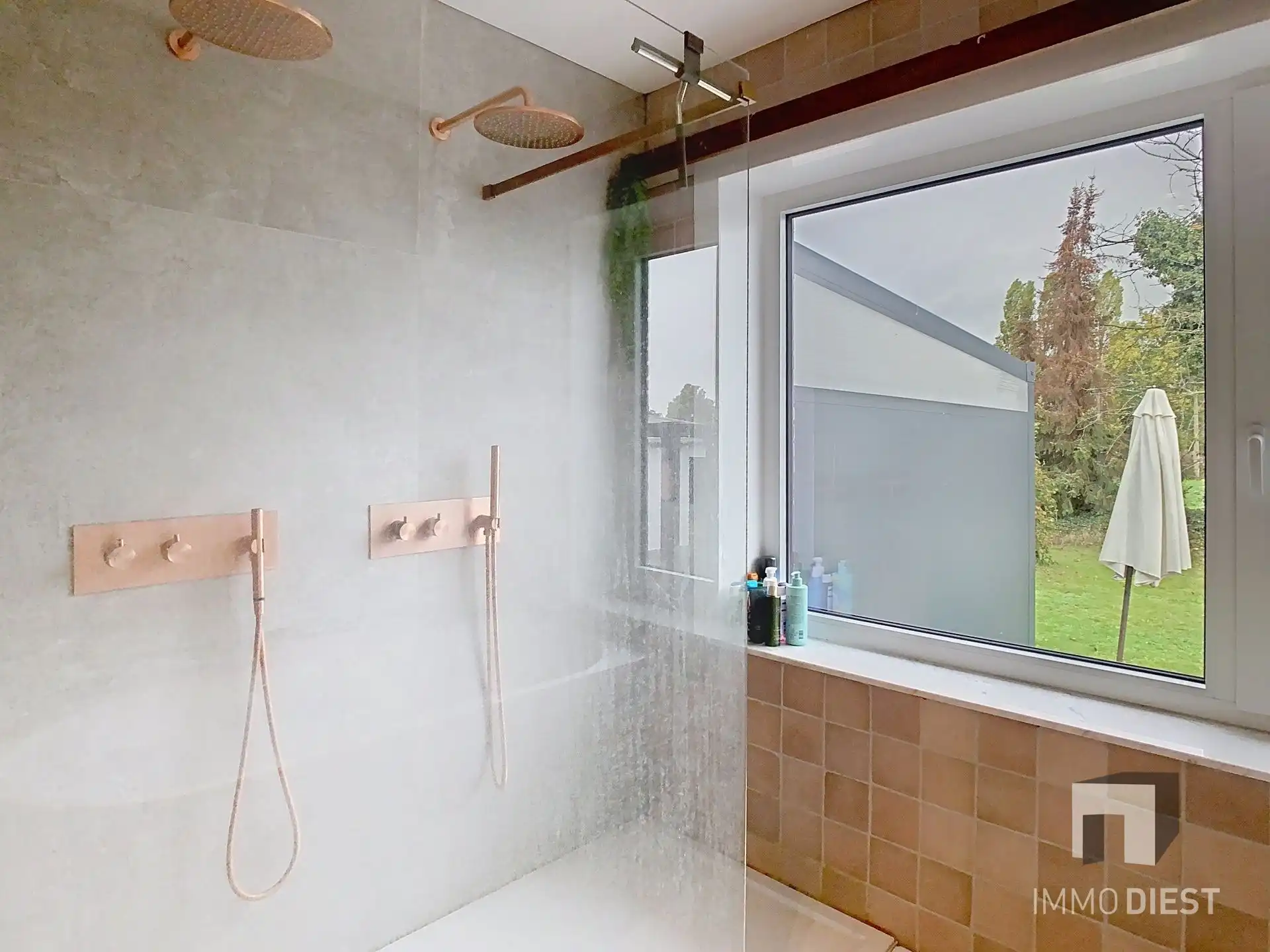 Gelijkvloerse gerenoveerde woning -  EPC C foto 19