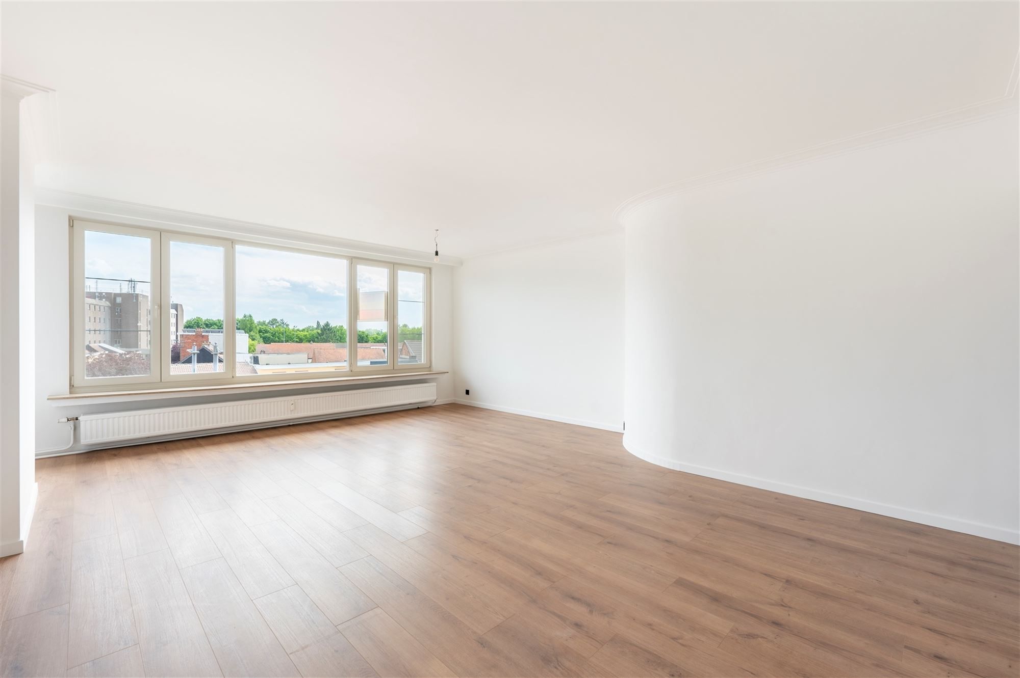 Gerenoveerd 2 slk appartement + garage foto 4
